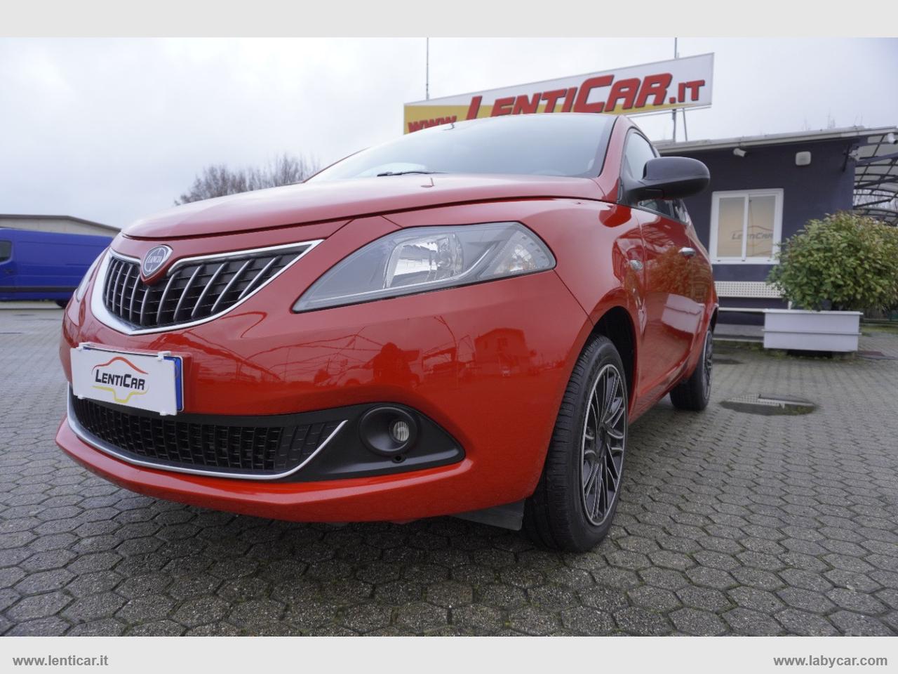 LANCIA Ypsilon 1.0 FireFly S&S Hybrid Eco Gold Adatta a Neopatentati