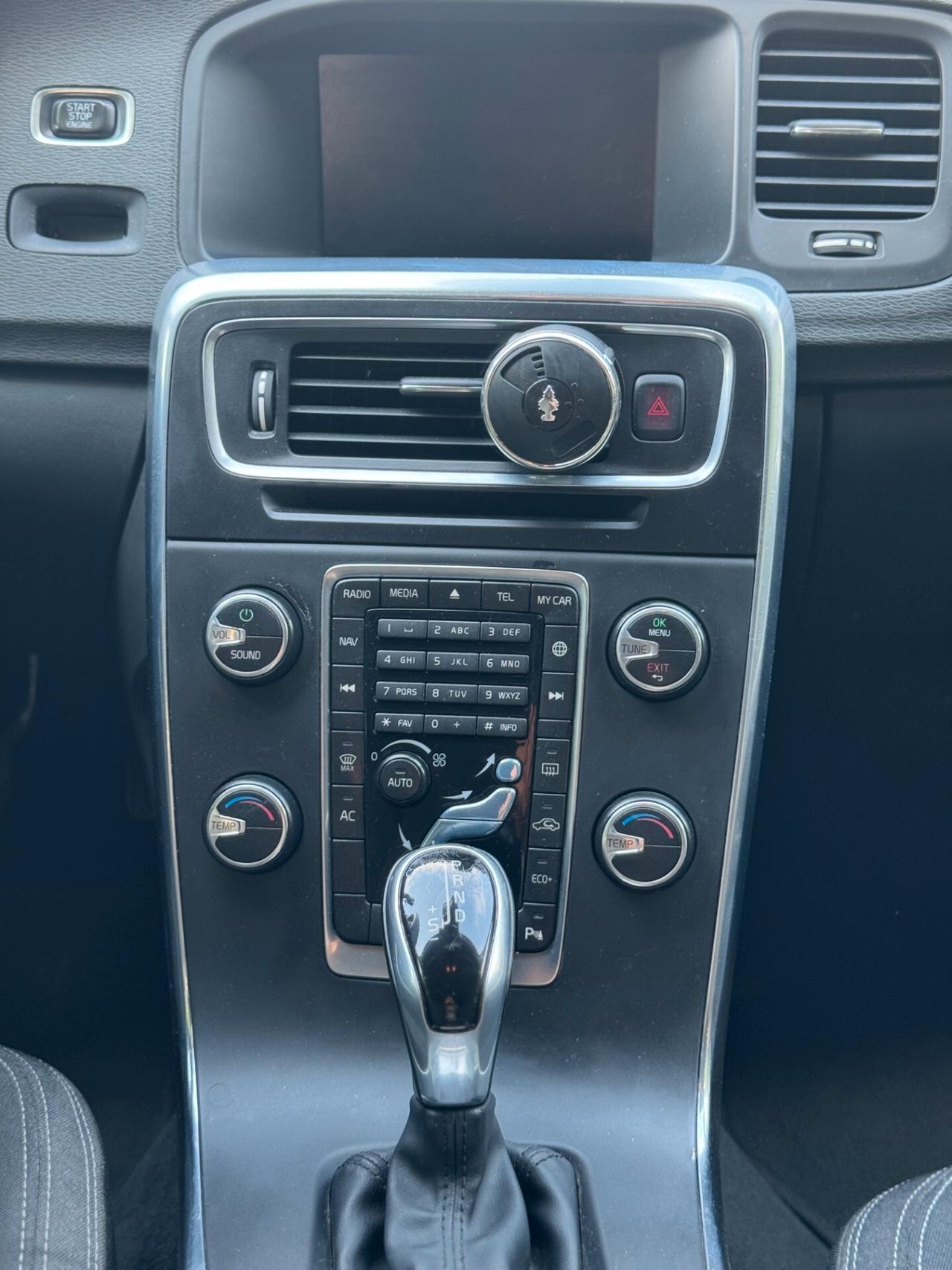 Volvo V60 D2 Geartronic Summum
