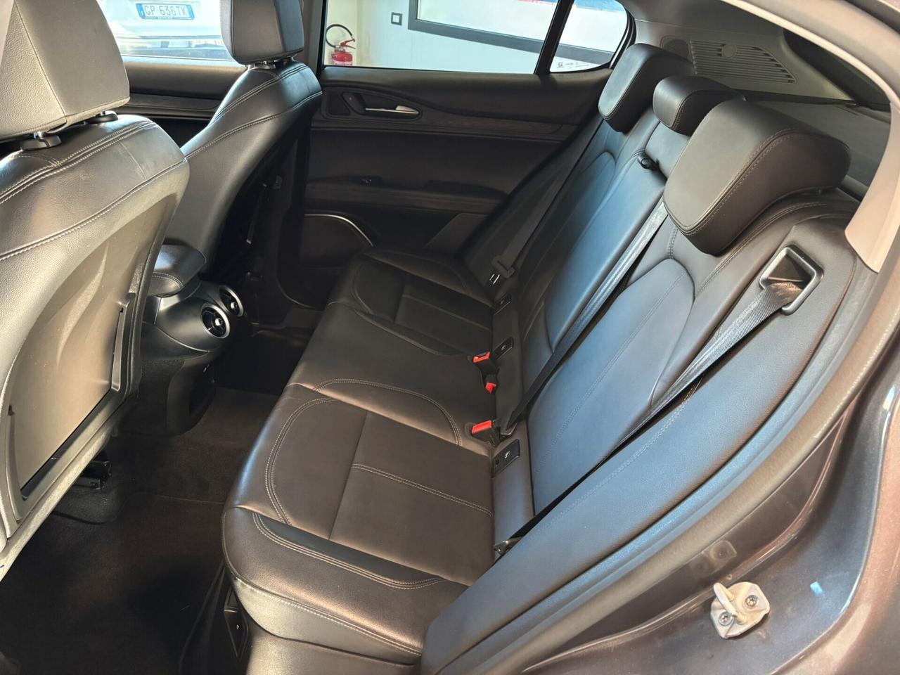 Alfa Romeo Stelvio 2.2 Turbodiesel 160 CV AT8 RWD Business