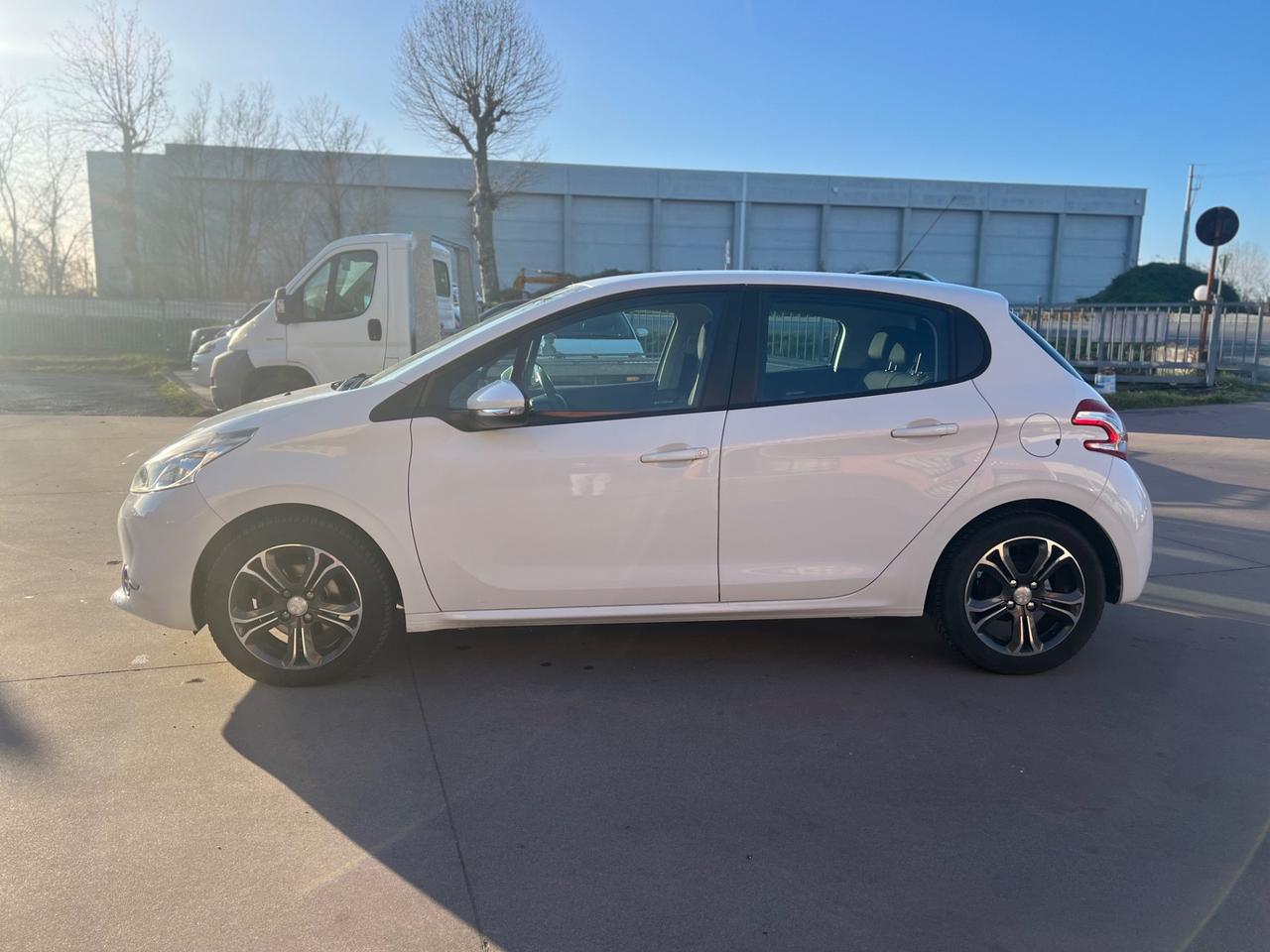 Peugeot 208 1.4 HDi 68 CV 5 porte Active