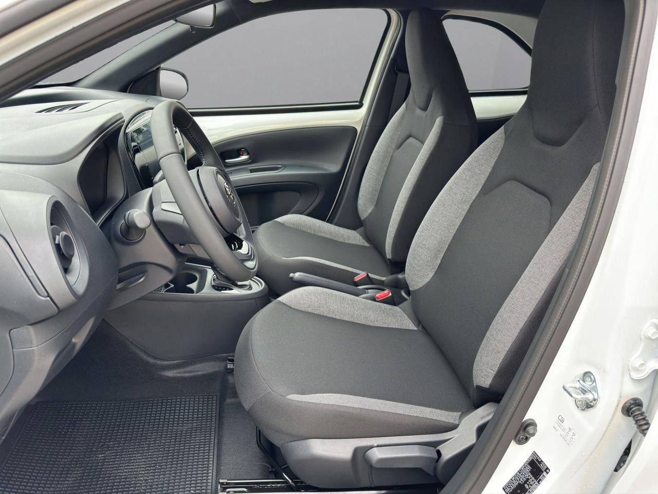 Toyota Aygo X - MY '24 5 porte ACTIVE 1.0 VVT-i