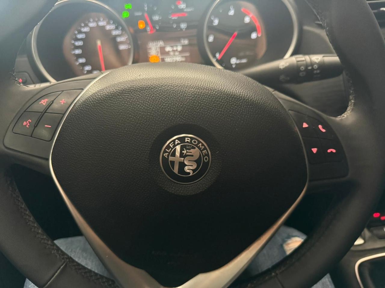 ALFA ROMEO GIULIETTA -NEOPATENTATI