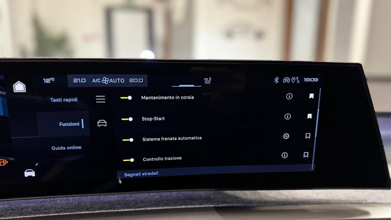 Peugeot 3008 Hybrid 136 e-DCS6 Allure