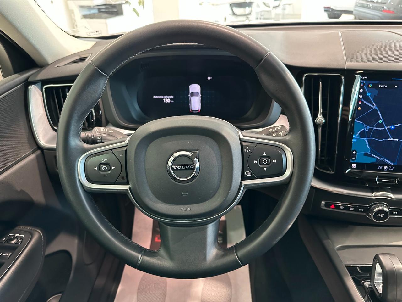 Volvo XC60 B4 (d) AWD Geartronic Momentum VAN