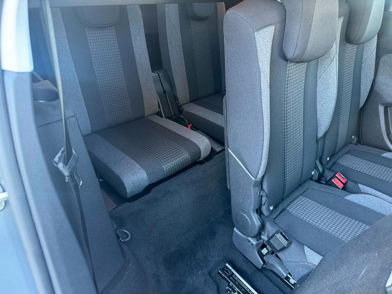 Peugeot 5008 1.5HDI 7POSTI 88.000KM