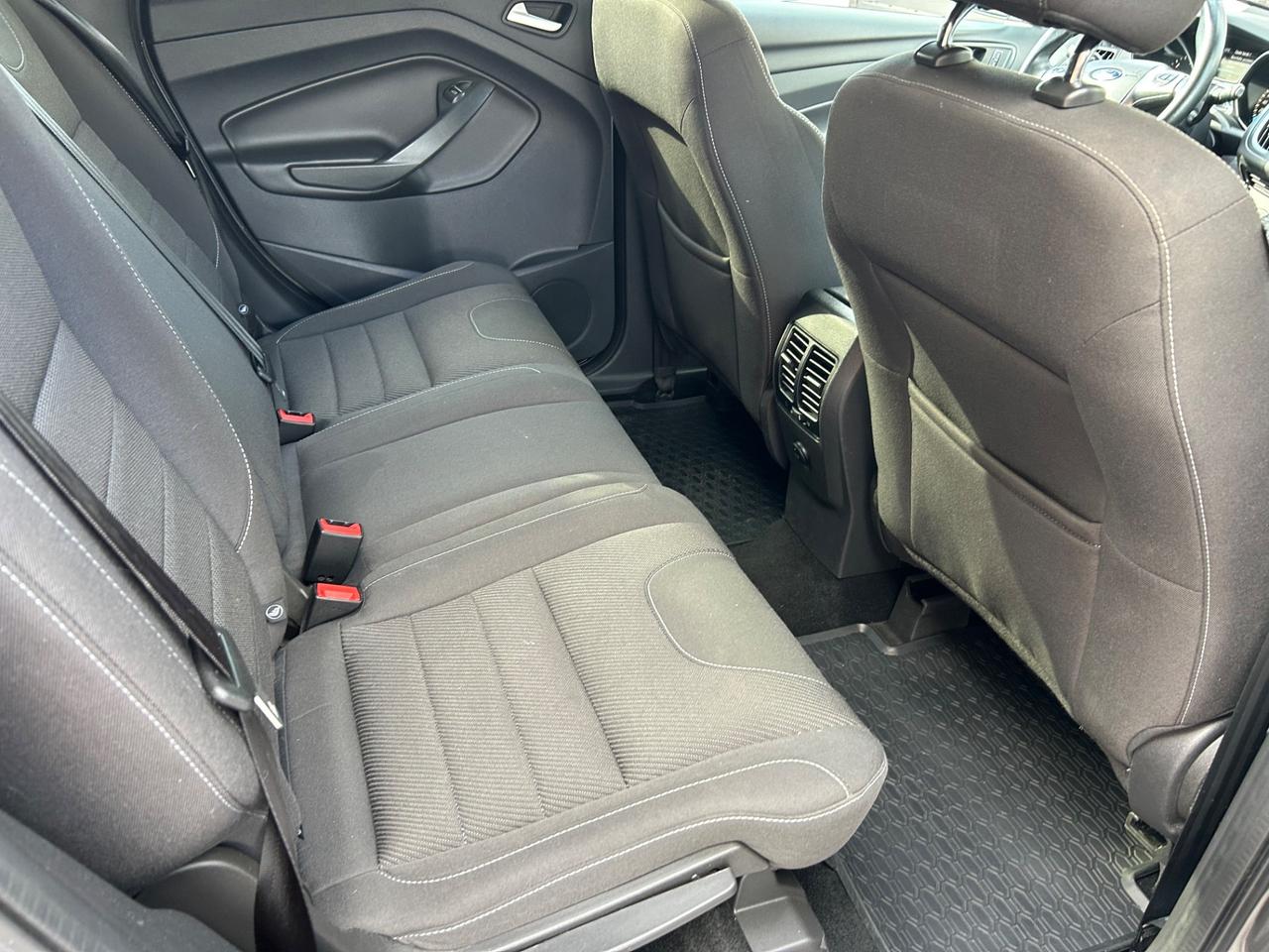 Ford Kuga 2.0 TDCI 120 CV S&S 2WD Titanium