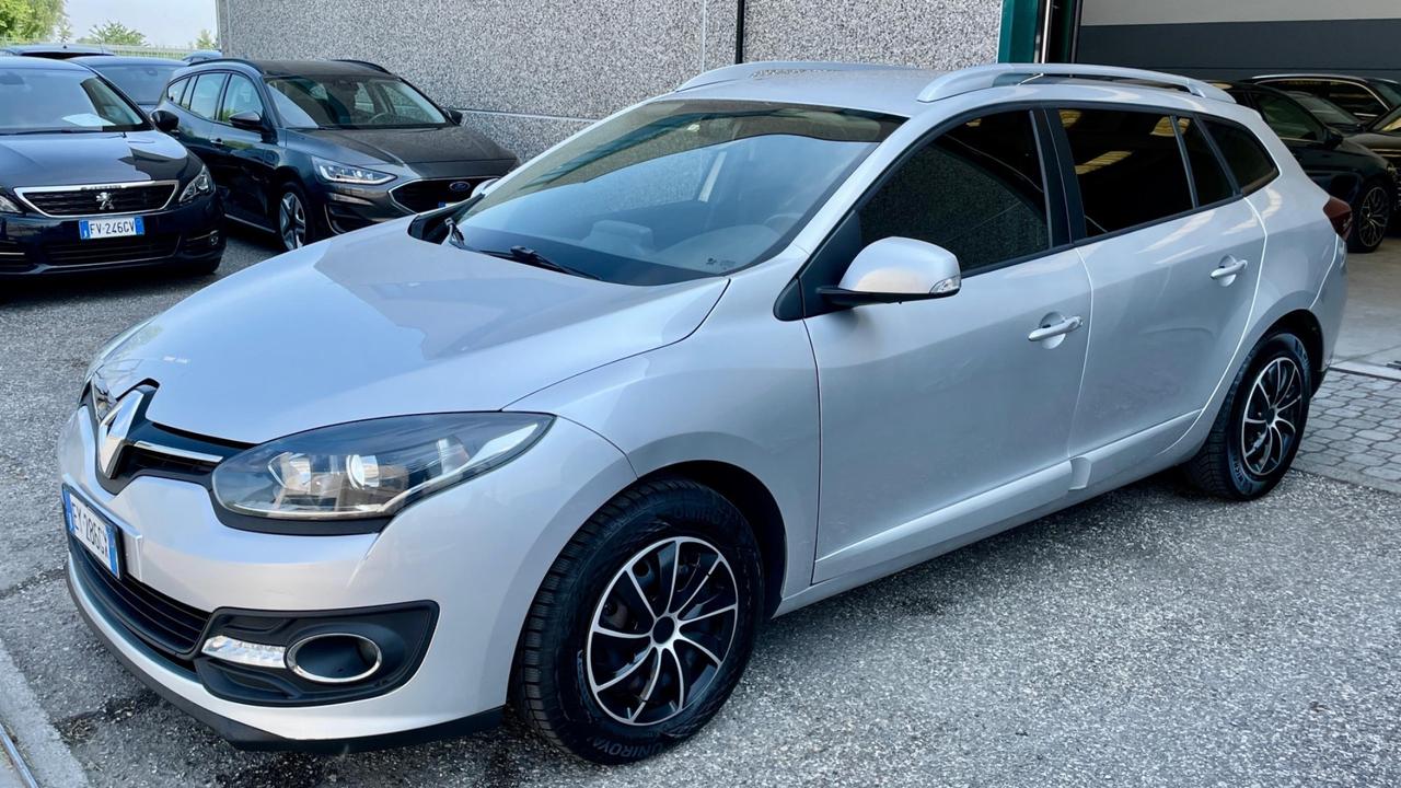 Renault Megane Mégane 1.5 dCi 110CV EDC SporTour Limited LED