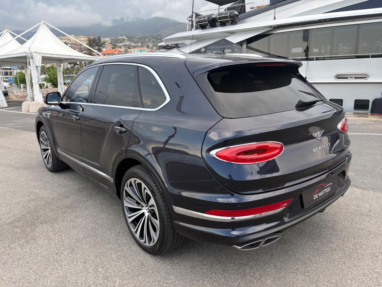 Bentley Bentayga V8