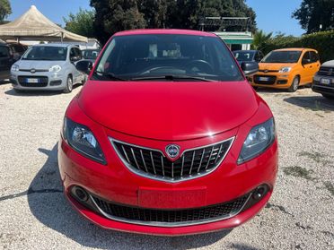 Lancia Ypsilon 1.0 FireFly 5 porte S&S Hybrid Ecochic Silver