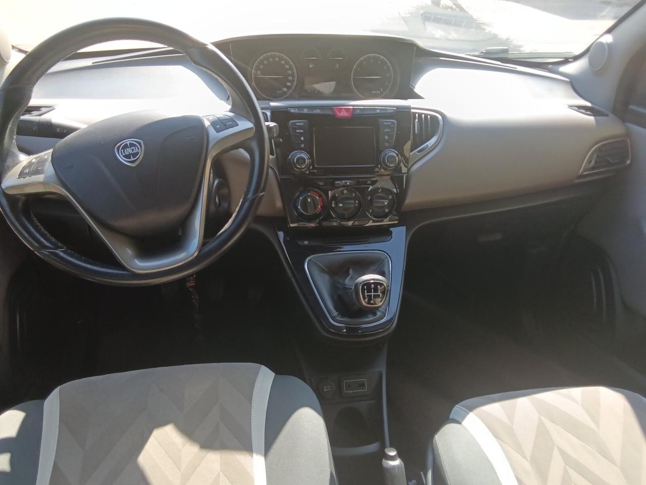LANCIA YPSILON 1.2 BENZ 5P 2017 KM79.000 (+gpl)