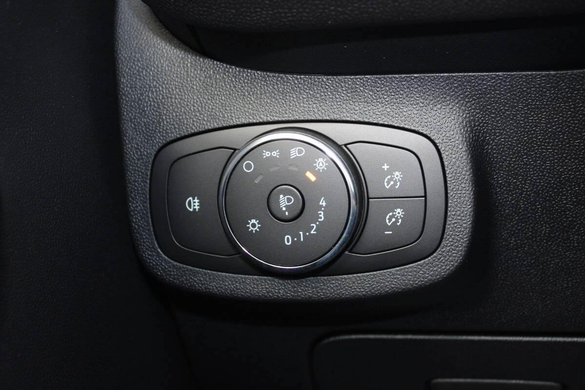 Ford Fiesta 1.1 Connect s&s 75cv con CarPlay