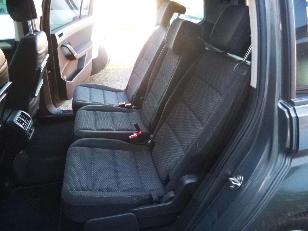 Volkswagen Touran 1.6 TDI 115 CV SCR DSG Executive BlueMotion Tech.