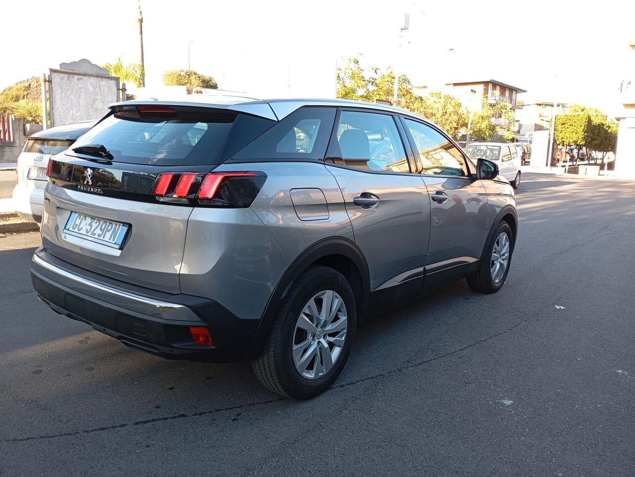 Peugeot 3008 BlueHDi 130 S&S EAT8 Business