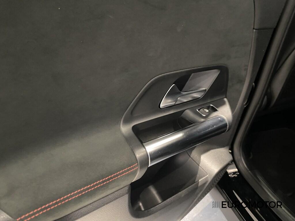 Mercedes GLA 180 180 D Premium 8G-DCT