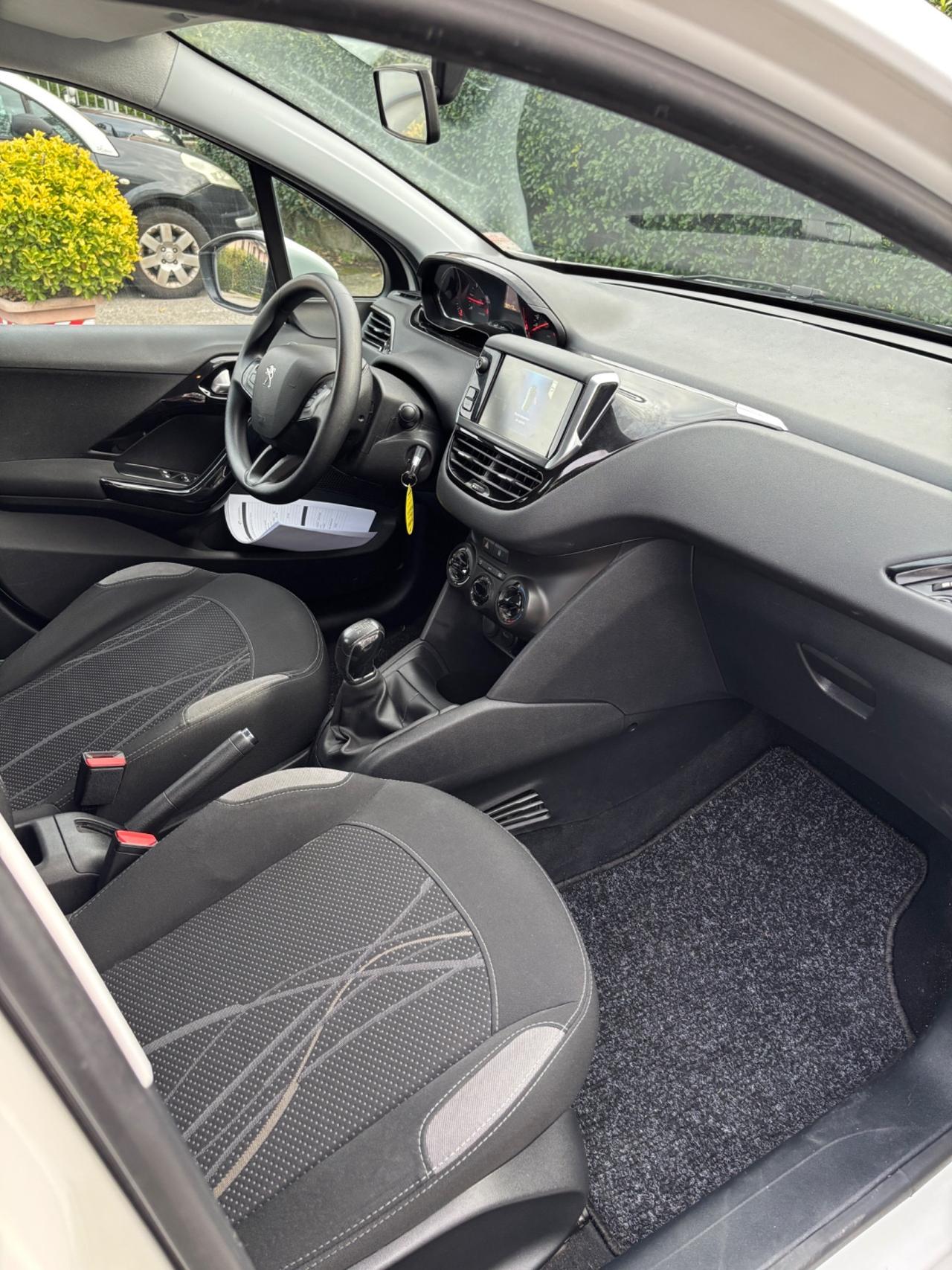 Peugeot 208 1.0 Benzina con soli 80000KM