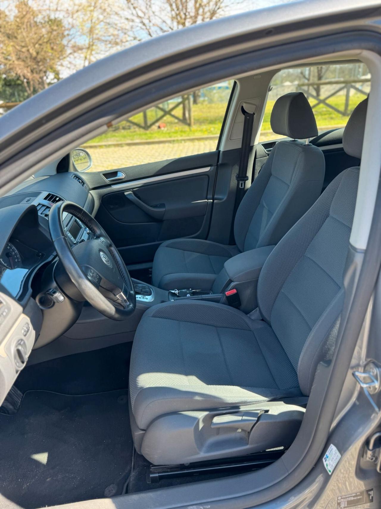 Volkswagen Golf 1.4 16V TSI 5p. DSG 7G x neopatentati