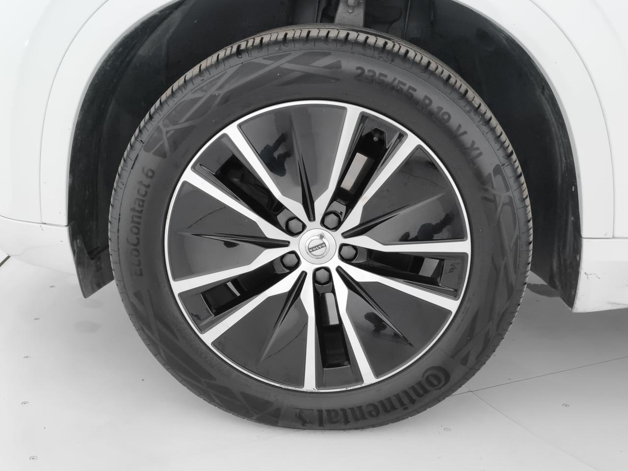 Volvo XC90 2.0 b5 Momentum Pro awd