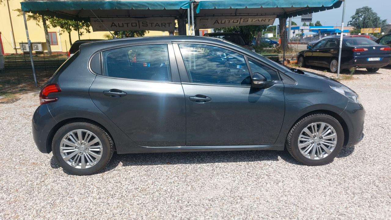 Peugeot 208 PureTech 82 5 porte Allure