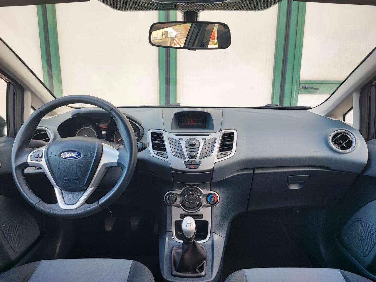 Ford Fiesta 1.2 BENZINA NEOPATENTATI 5 PORTE 2009