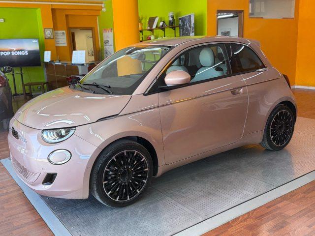 FIAT 500e Berlina 42 kWh La Prima 320