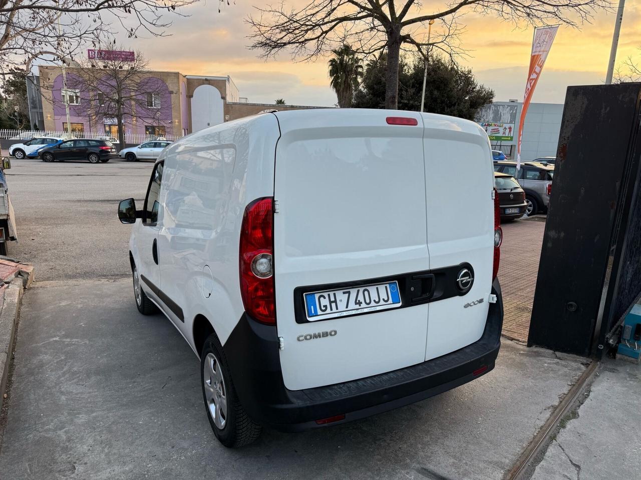 Opel Combo KM. 95.000! 1.3 CDTi 95CV N1