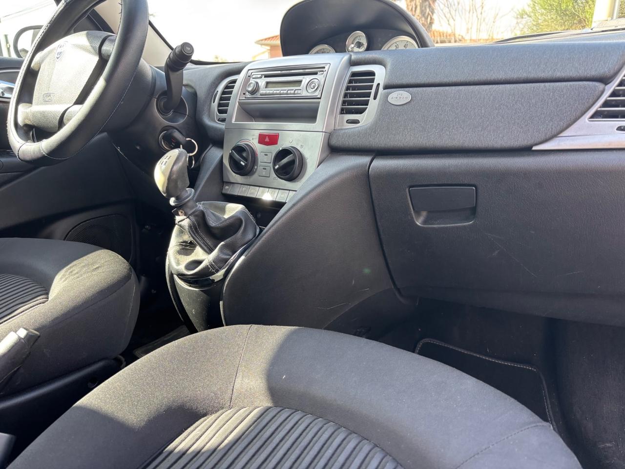 Lancia Ypsilon 1.2 Platino