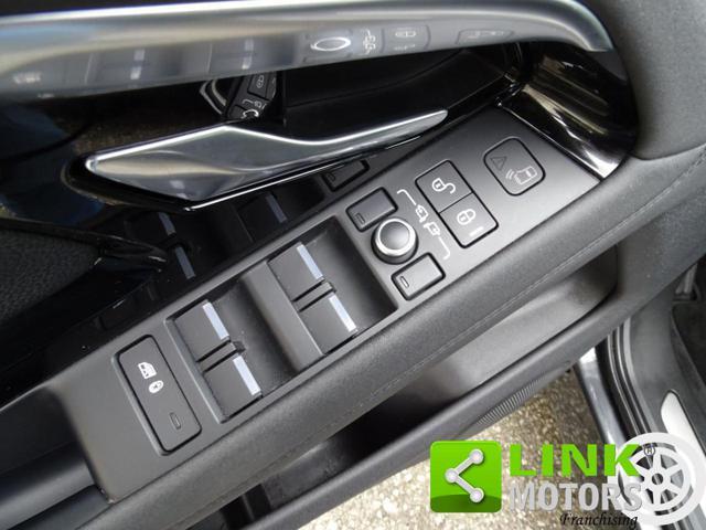 LAND ROVER Range Rover Evoque 2.0D I4 180 CV AWD Auto R-Dynamic SE