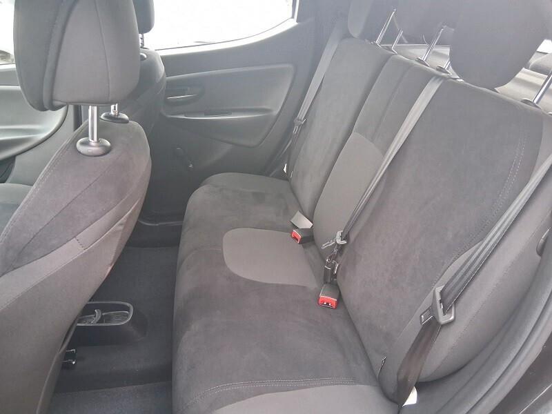 Lancia Ypsilon 1.3 MJT 16V 95 CV 5 porte S&S Silver