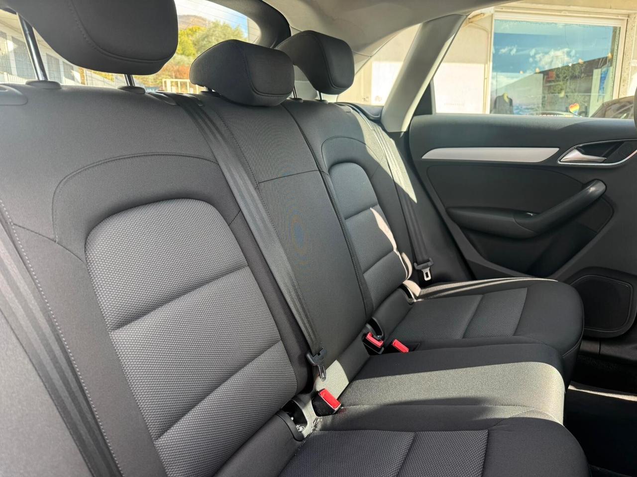 Audi Q3 2.0 TDI 150 CV S line Garanzia