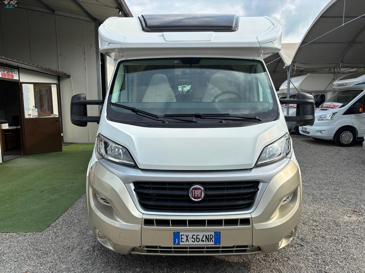 CI MAGIS 84 XT - SEMINTEGRALE CON LETTI GEMELLI IN CODA ED AMPIO GARAGE