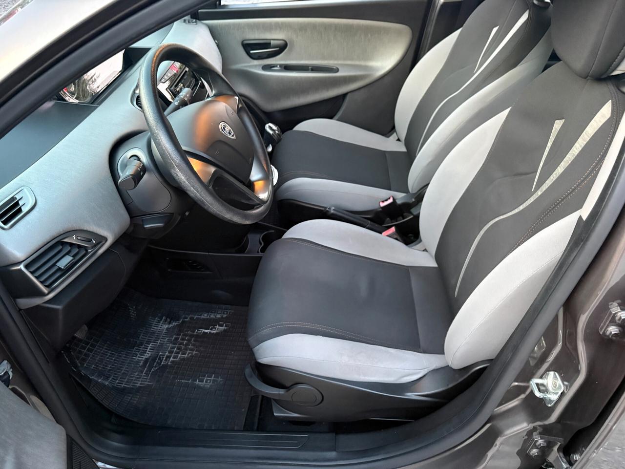 Lancia Ypsilon 1.2 GPL -Unico proprietario