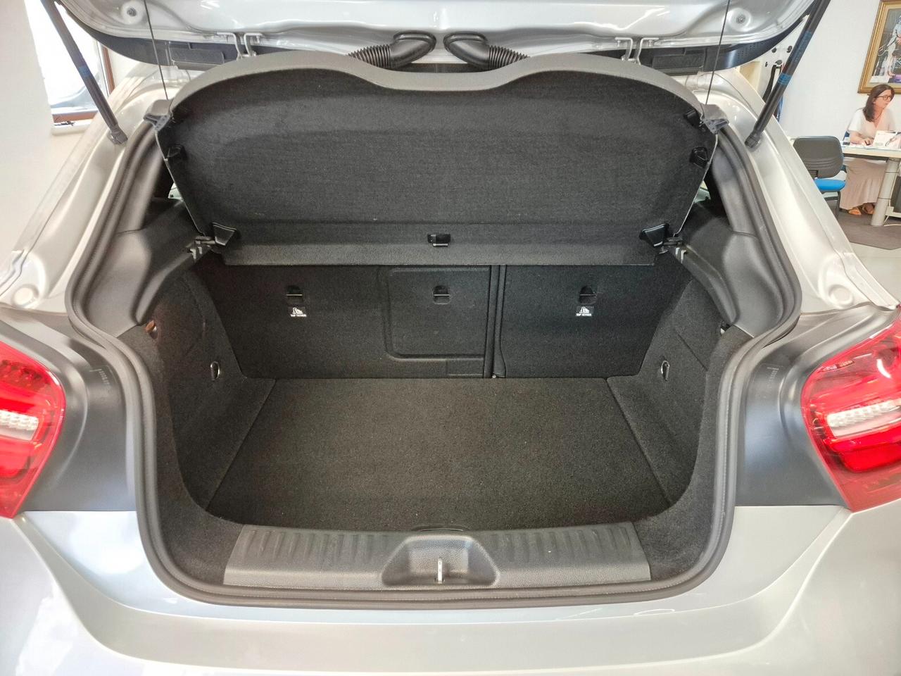 Mercedes-benz A 180 Automatic Sport **LED**