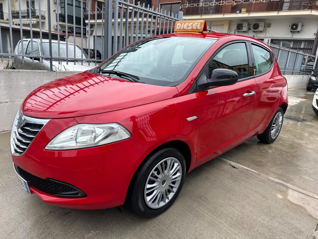 Lancia Ypsilon 1.3 MJT 16V 95 CV 5 porte S&S Silver