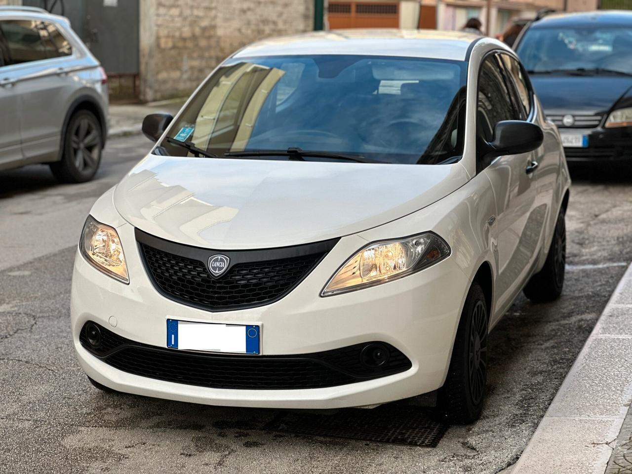 Lancia Ypsilon 1.0 5 porte Hybrid Ecochic Gold