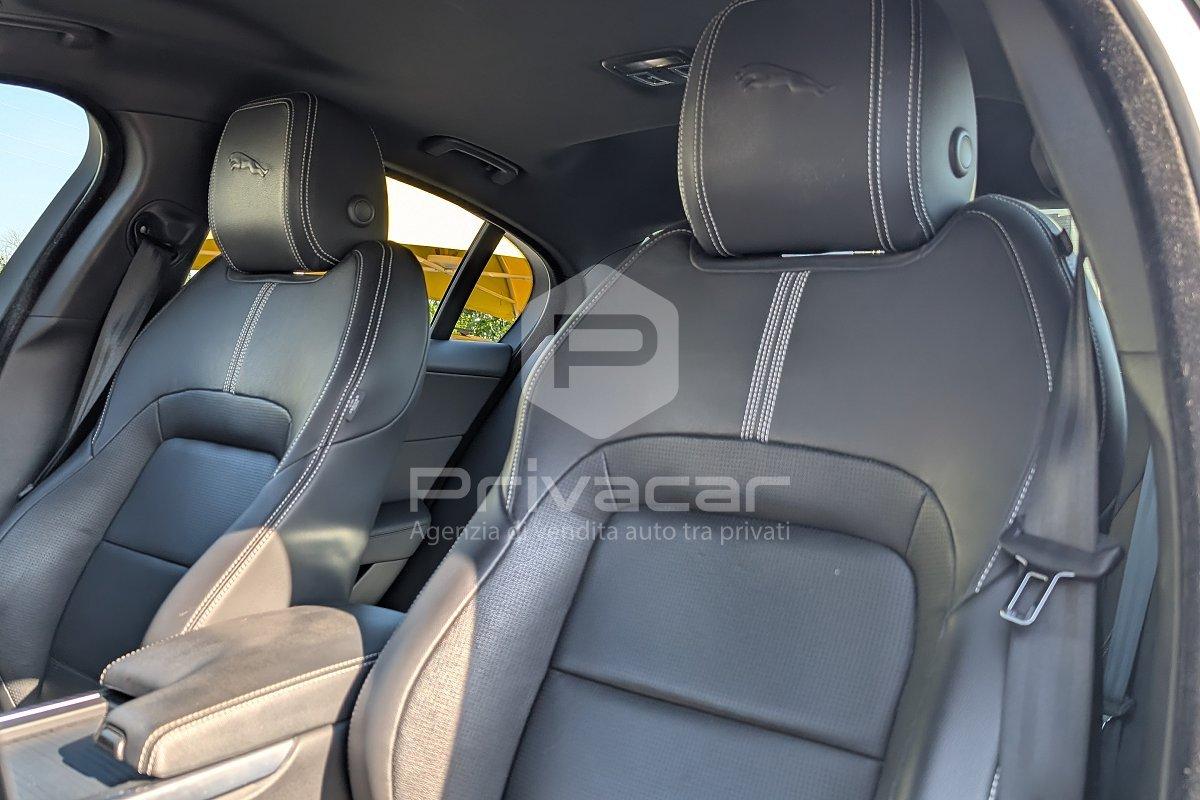 JAGUAR XE 2.0 D 204 CV AWD aut. R-Dynamic Black