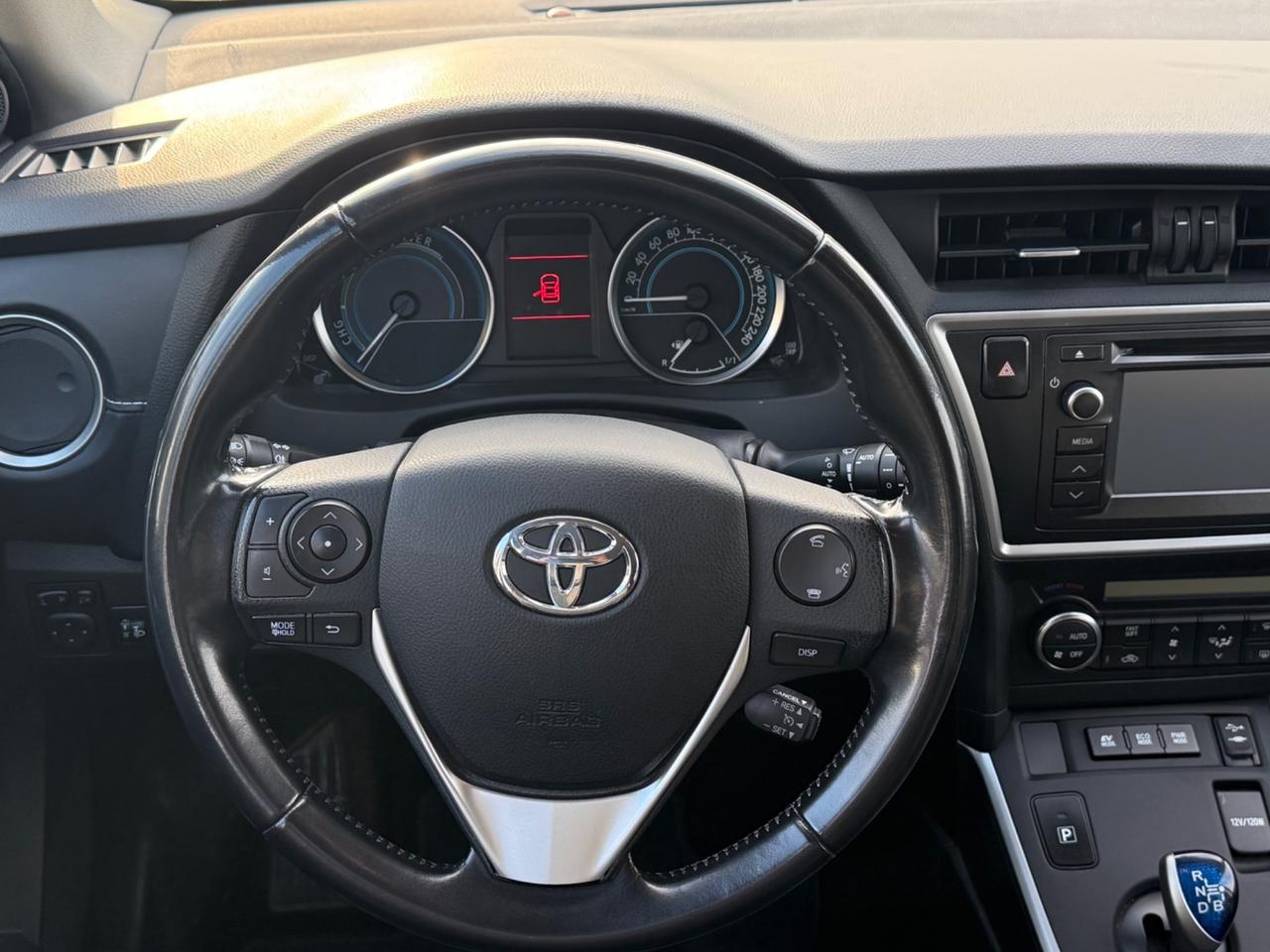 Toyota Auris Touring Sports 1.8 Hybrid Business Pack