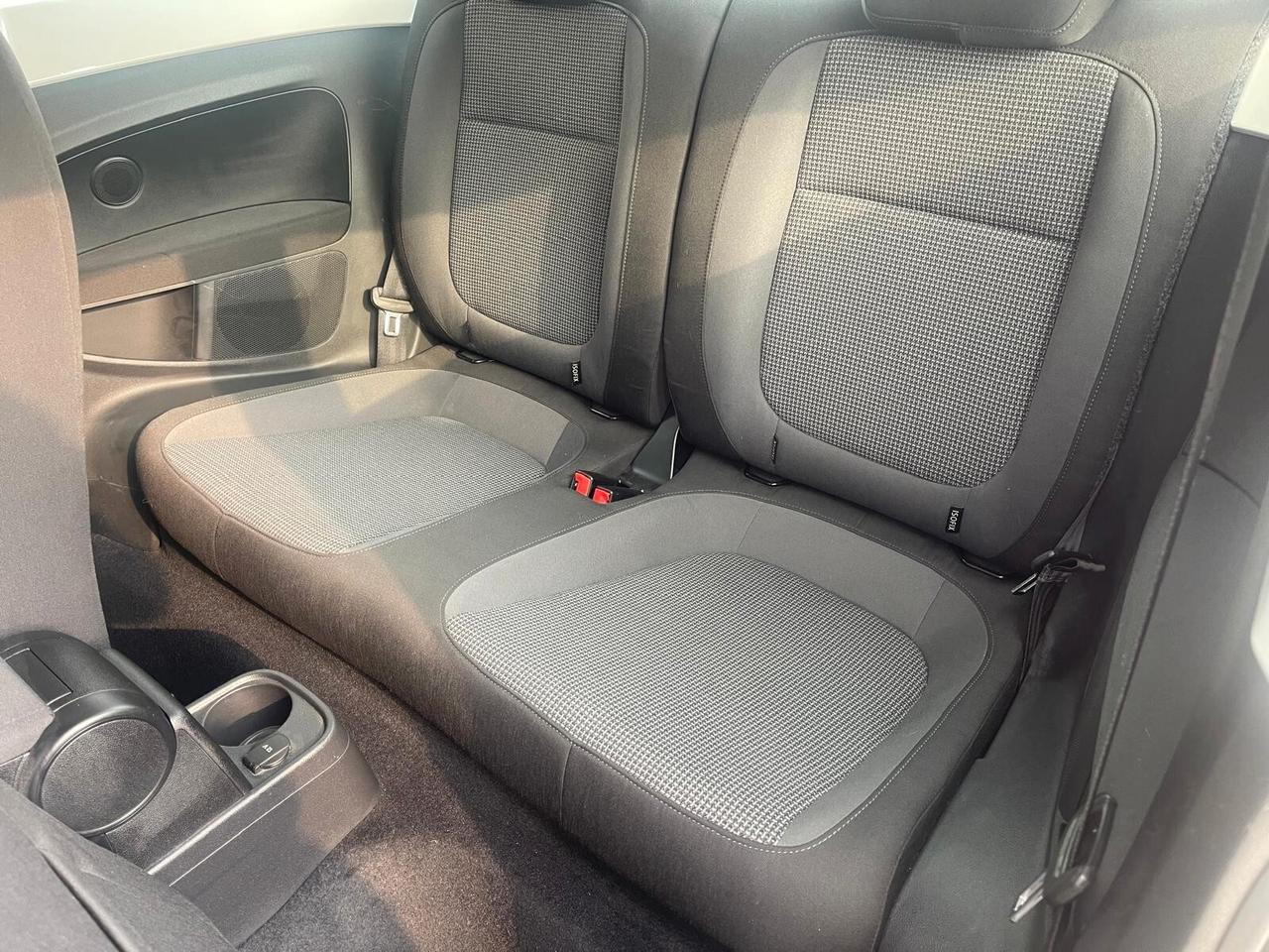 Volkswagen Maggiolino 1.6 TDI Design