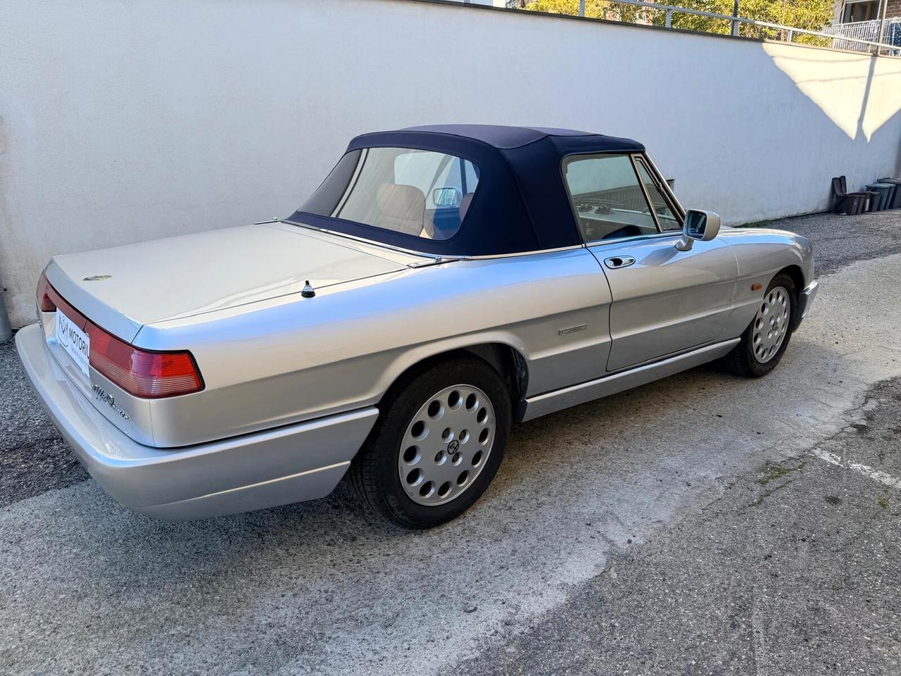 Alfa Romeo Spider 2.0i