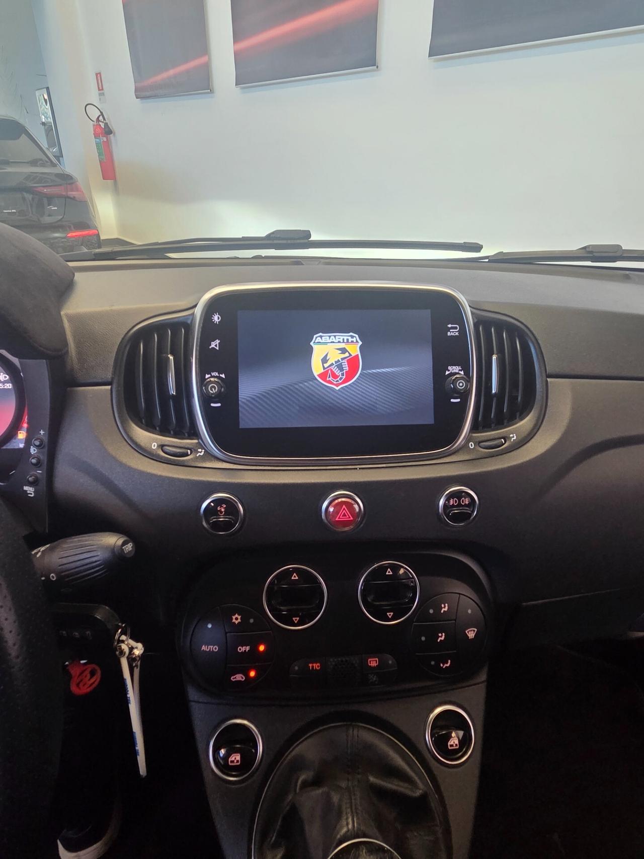 Abarth 595 1.4 Turbo T-Jet 180 CV Esseesse