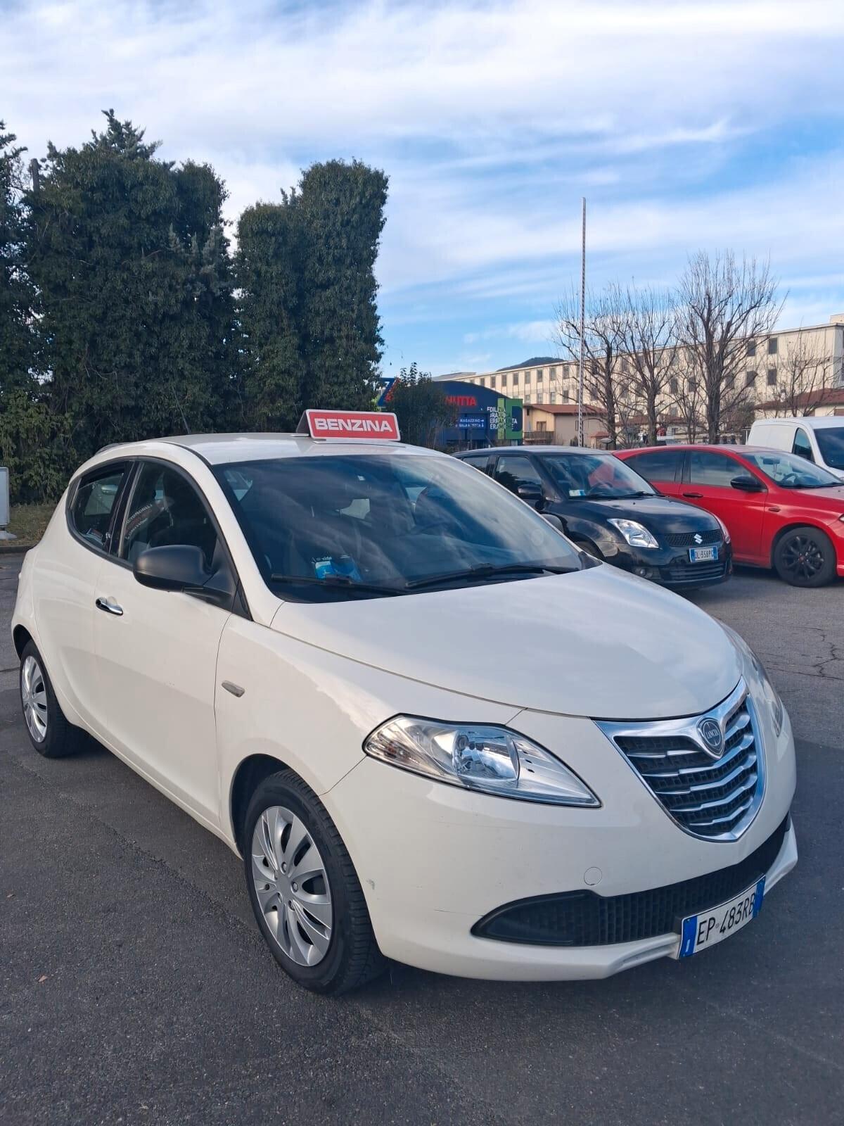 Lancia Ypsilon 1.2 69 CV 5 porte Platinum