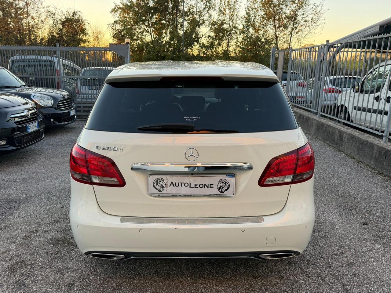 Mercedes-benz B 200 d 136cv (2.2 CDI) Premium OK NEOPATENTATI