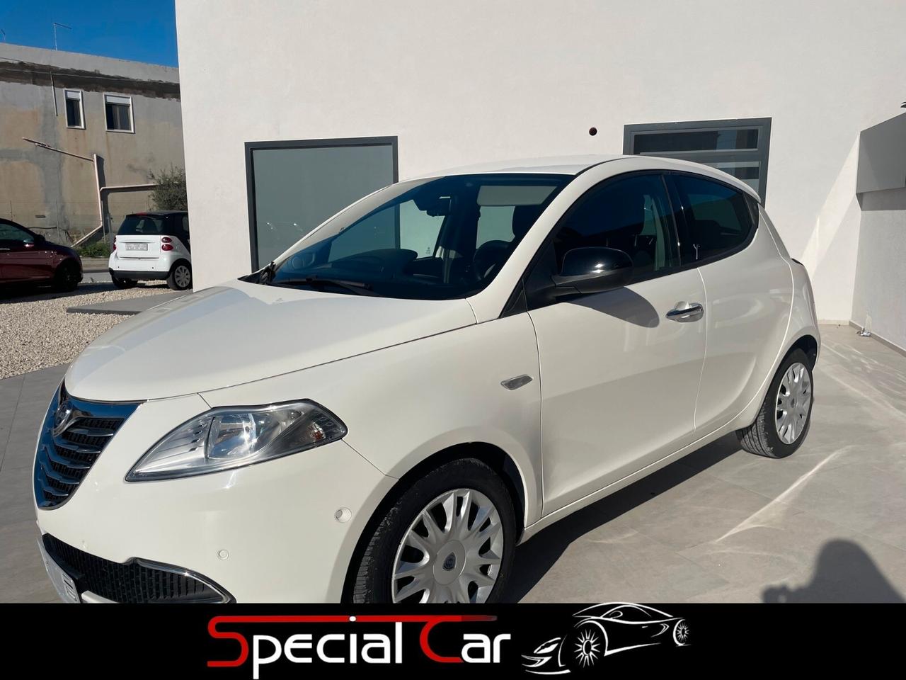 Lancia Ypsilon 0.9 TwinAir 85 CV 5 porte S&S Silver Automatica