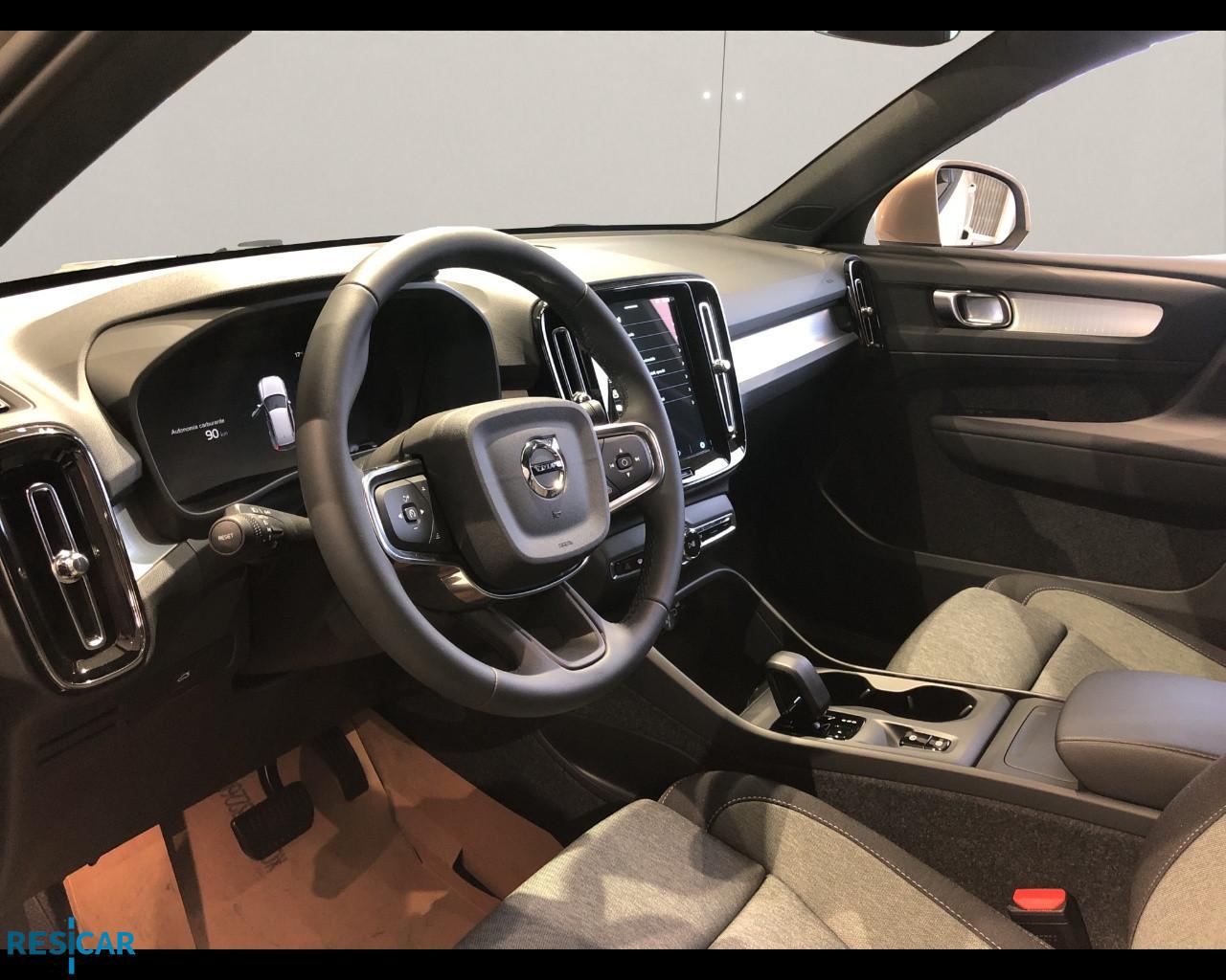 VOLVO XC40 CORE B3 AUT