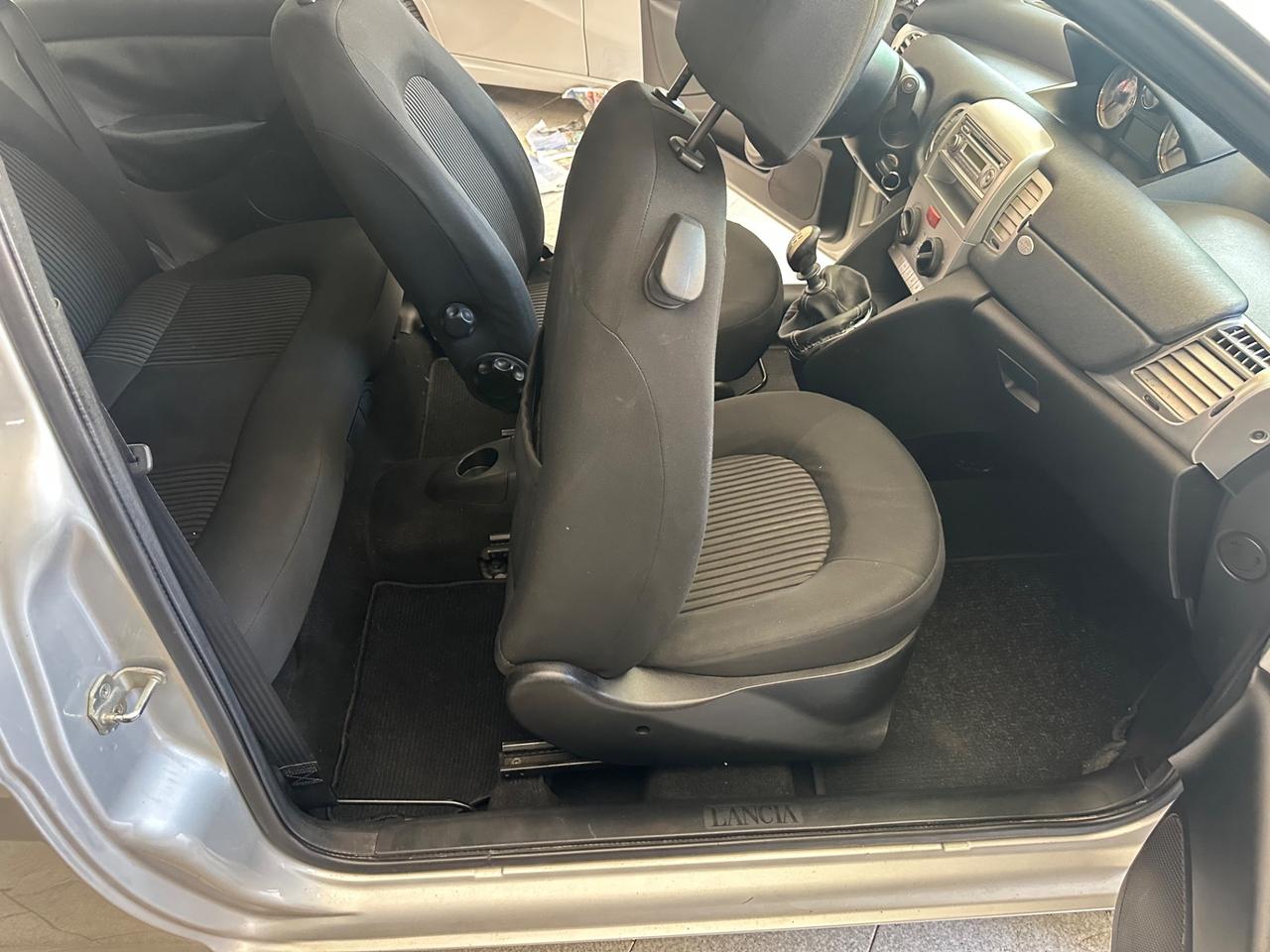 Lancia Ypsilon 1.2 Versus