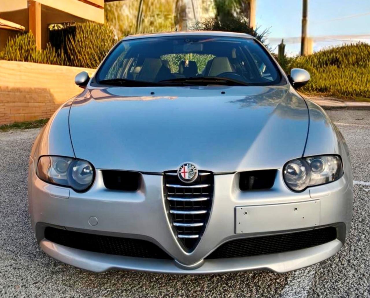Alfa Romeo GTA 147 3.2i V6 24V porte GTA 67780 2004