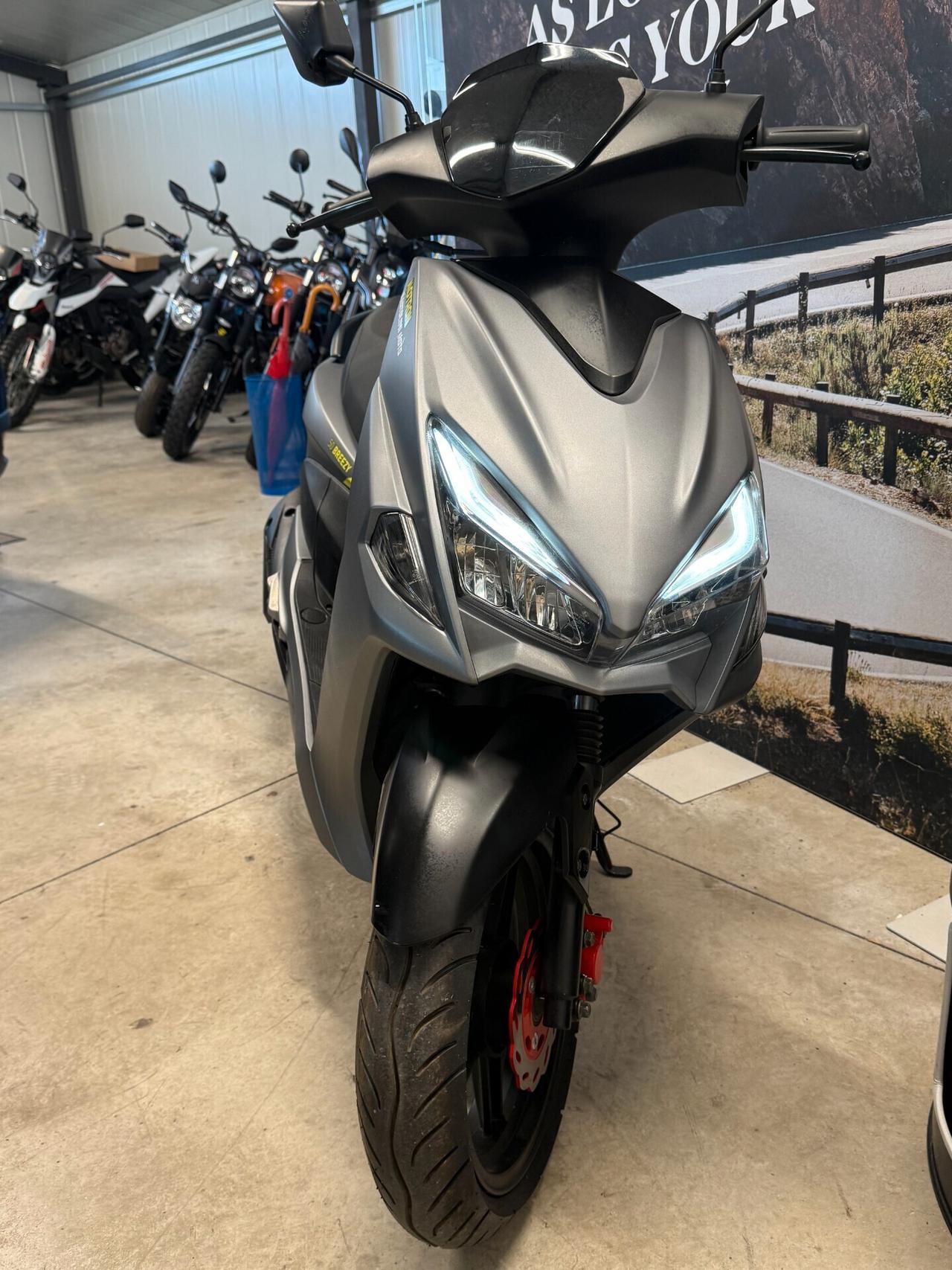 Motron Breezy 50 Scooter