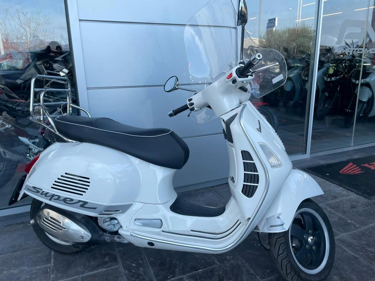 Vespa GTS 300