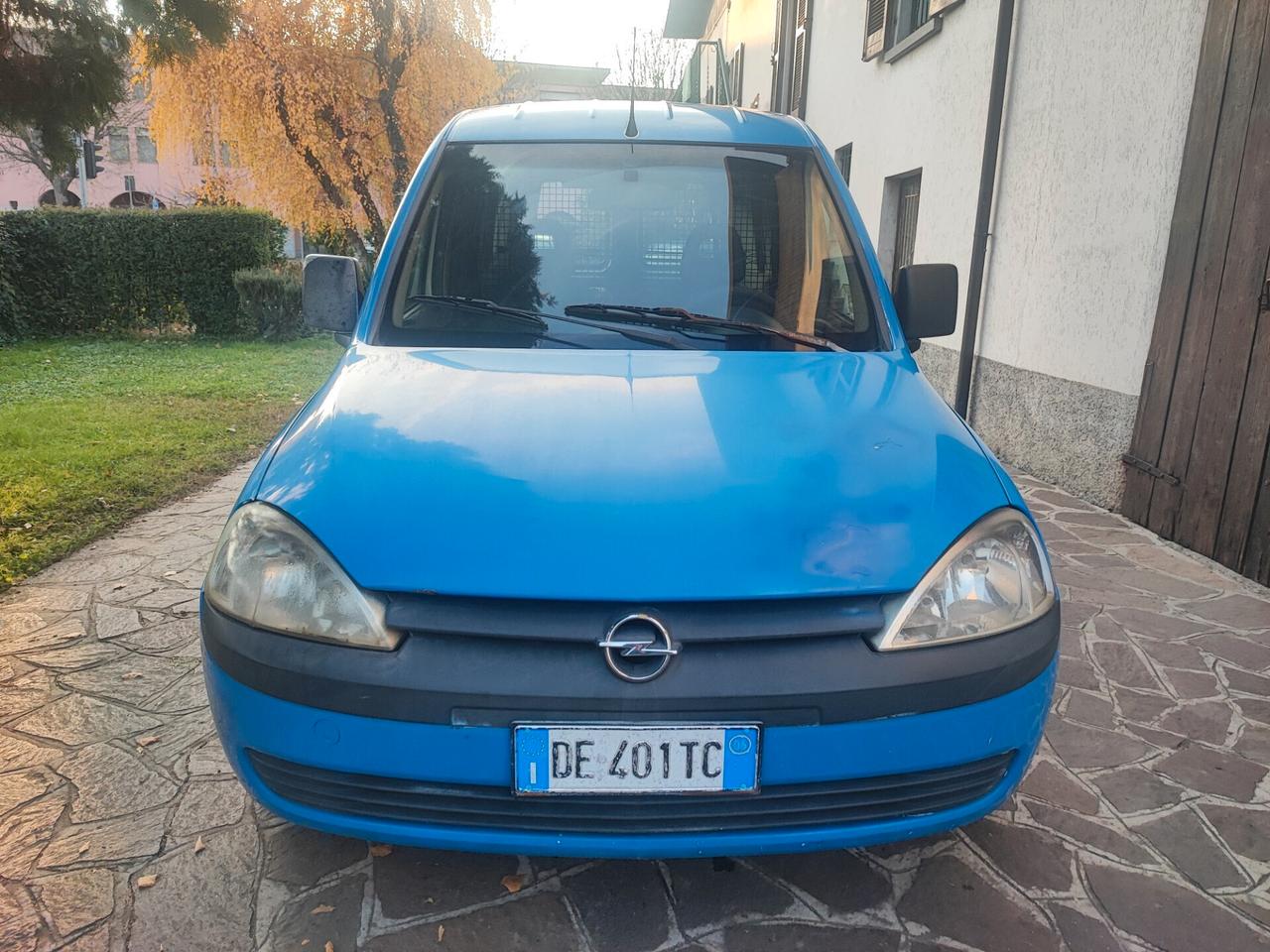 Opel Combo 1.3 Mjt neopatentati