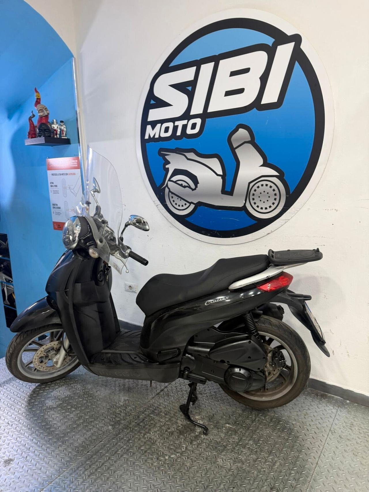 Piaggio Carnaby 300