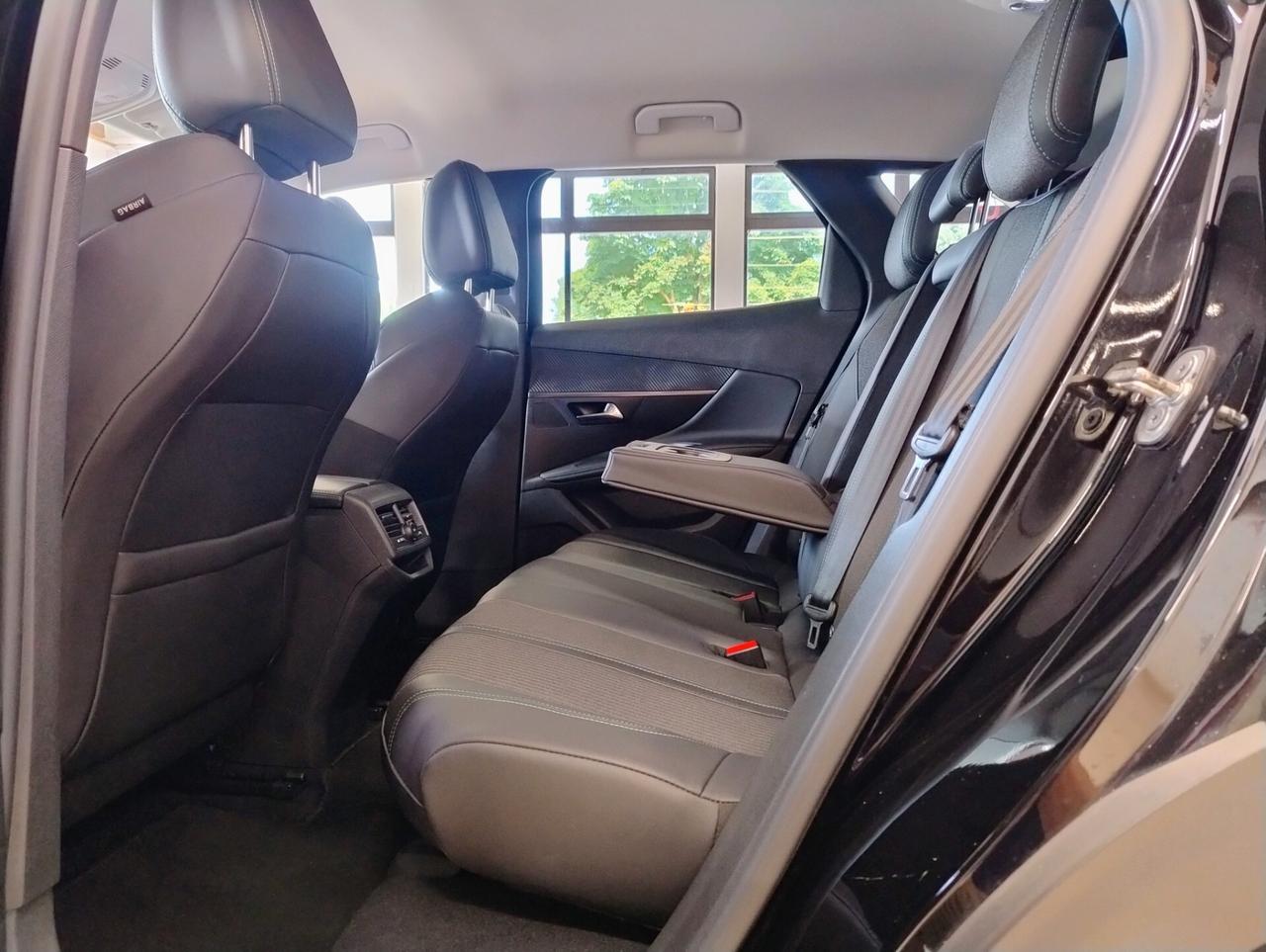 PEUGEOT 3008 BlueHDi 130 S&S EAT8 ALLURE CARPLAY